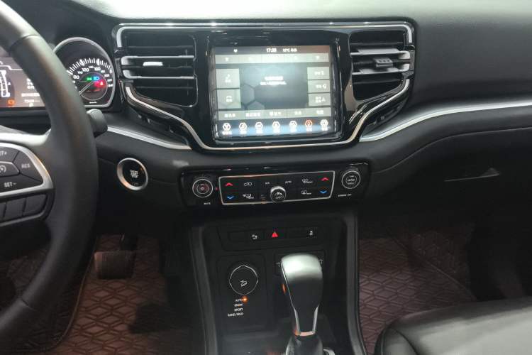 Used Jeep Grand Commander 2022 2.0T Four-Wheel Drive Luxury Edition Audio And AC Panel