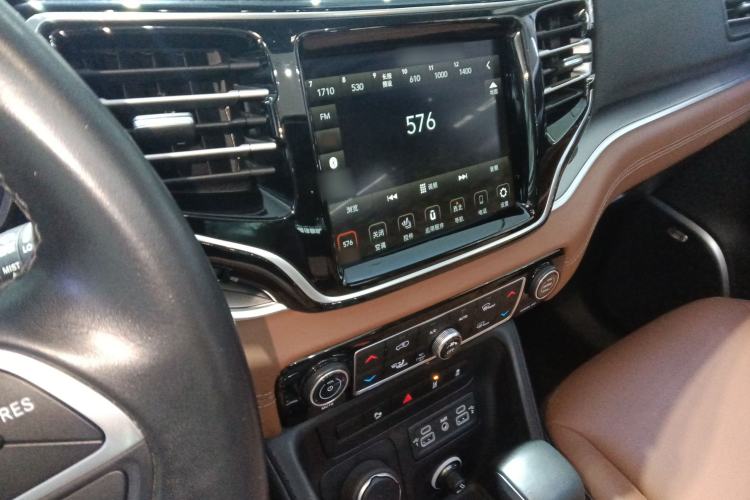 Used Jeep Grand Commander 2022 2.0T Four-Wheel Drive Luxury Edition Audio And AC Panel