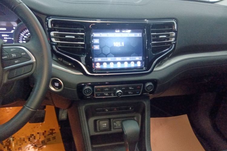 Used Jeep Grand Commander 2022 2.0T Two-Wheel Drive Elite Version Audio And AC Panel