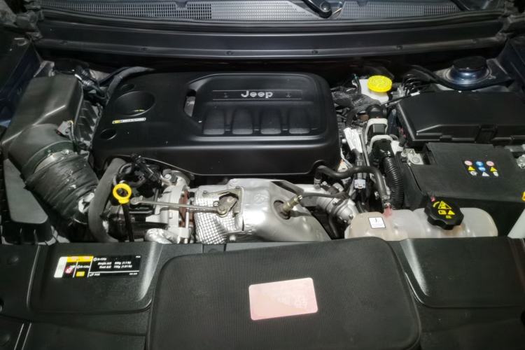 Used Jeep Grand Commander 2022 2.0T Two-Wheel Drive Elite Version Engine Bay