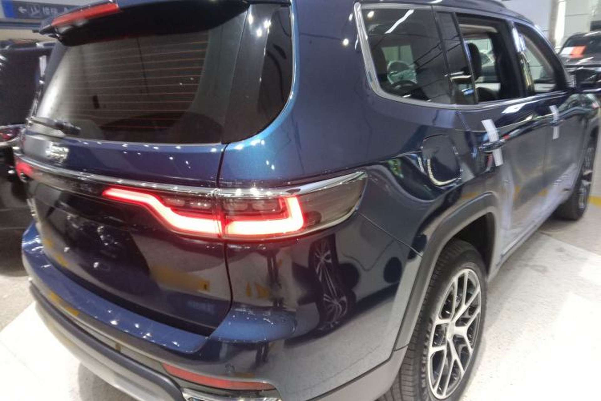 Used Jeep Grand Commander 2022 2.0T Four-Wheel Drive Luxury Edition Exterior 5