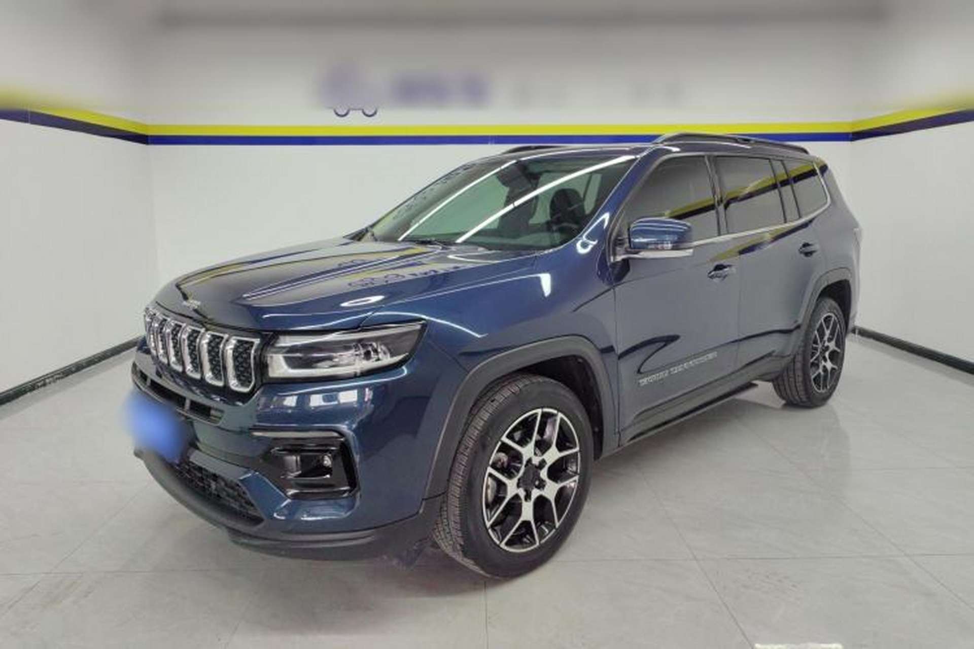 Used Jeep Grand Commander 2022 2.0T Two-Wheel Drive Elite Version Front Left 45 Deg