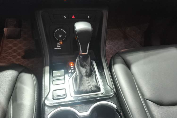 Used Jeep Grand Commander 2022 2.0T Four-Wheel Drive Luxury Edition Gear Lever