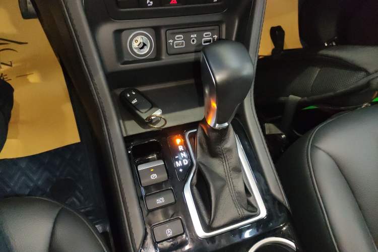 Used Jeep Grand Commander 2022 2.0T Two-Wheel Drive Luxury Version Gear Lever