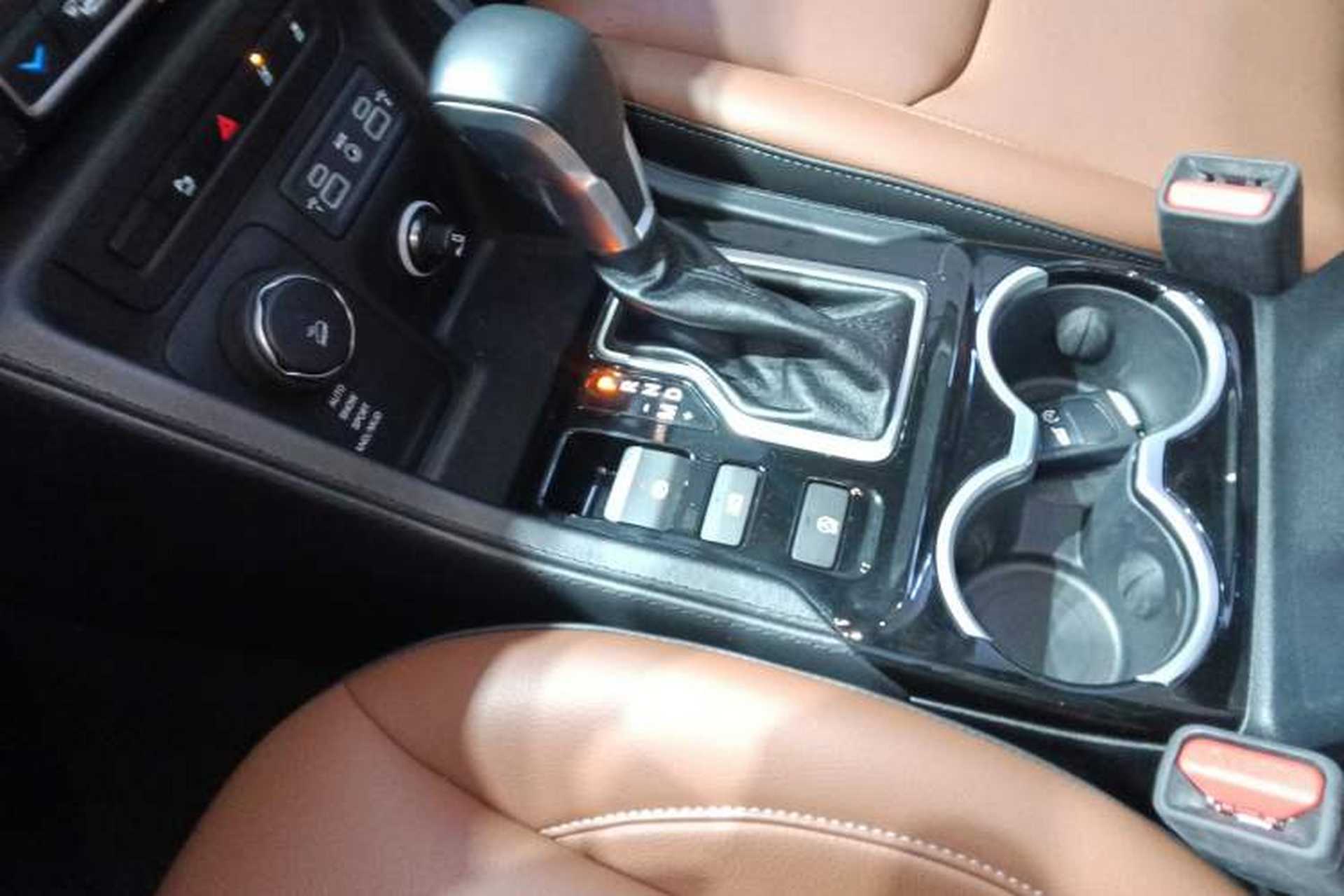 Used Jeep Grand Commander 2022 2.0T Four-Wheel Drive Luxury Edition Gear Lever