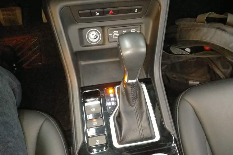 Used Jeep Grand Commander 2022 2.0T Two-Wheel Drive Luxury Version Gear Lever