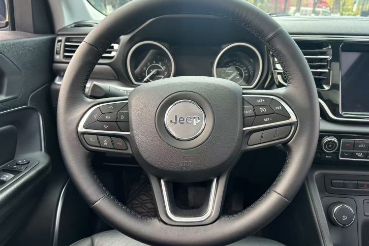 Used Jeep Grand Commander 2022 2.0T Four-Wheel Drive Luxury Edition Interior 12