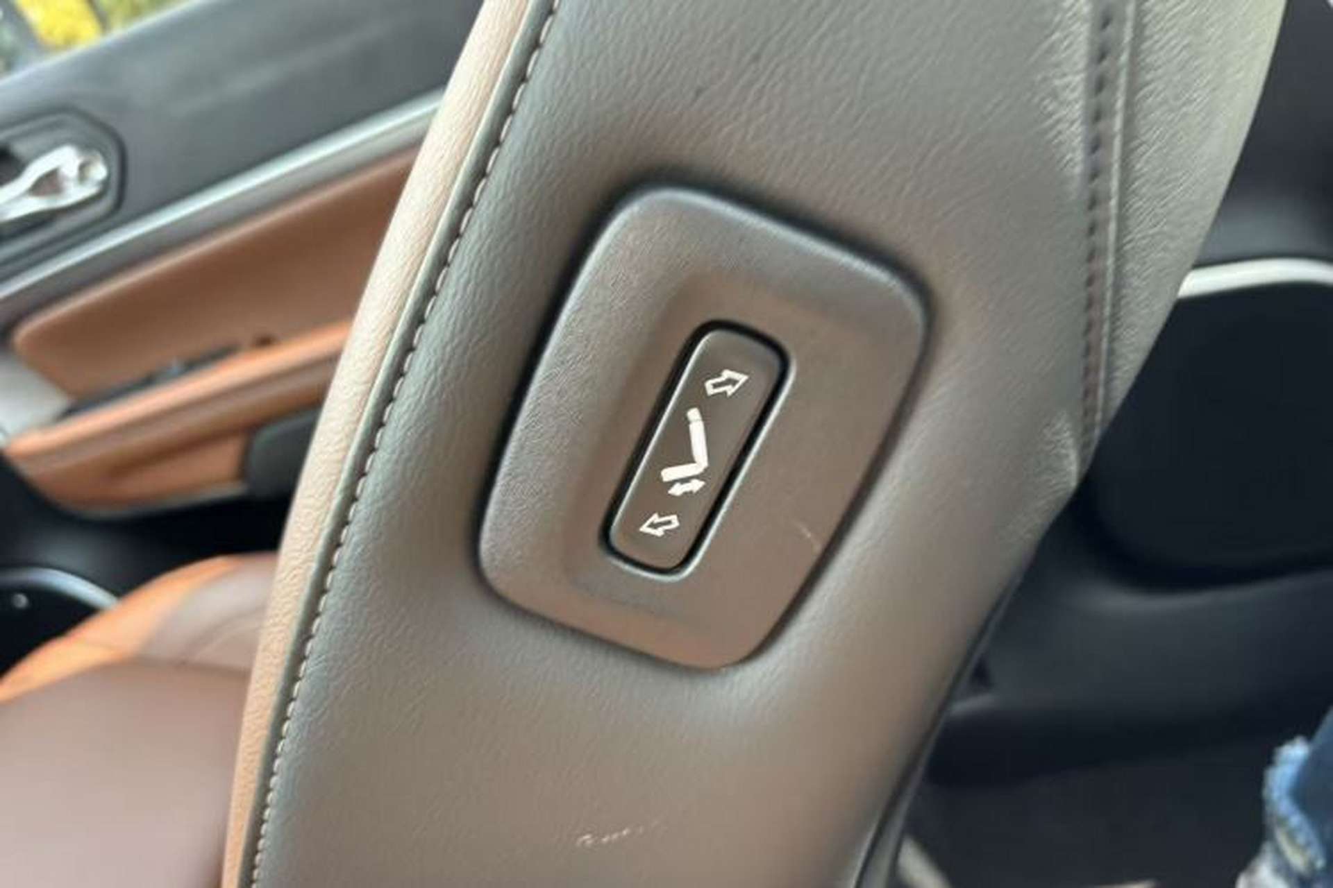 Used Jeep Grand Commander 2022 2.0T Four-Wheel Drive Luxury Edition Interior 13