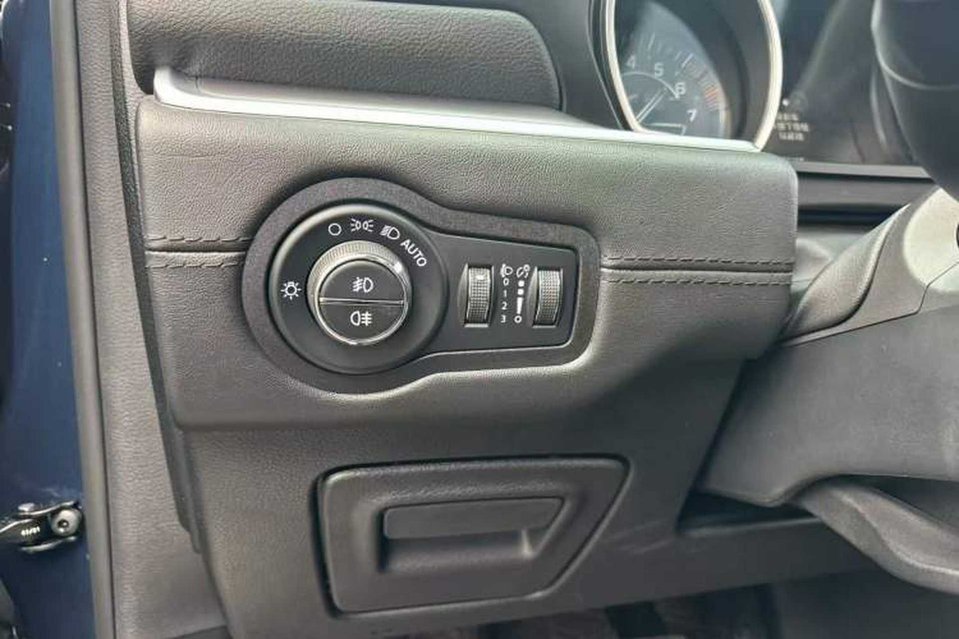 Used Jeep Grand Commander 2022 2.0T Four-Wheel Drive Luxury Edition Interior 14