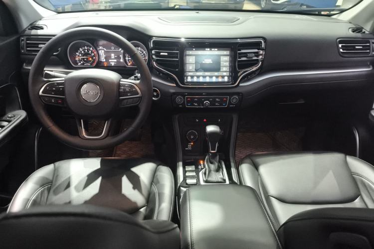 Used Jeep Grand Commander 2022 2.0T Four-Wheel Drive Luxury Edition Interior 2