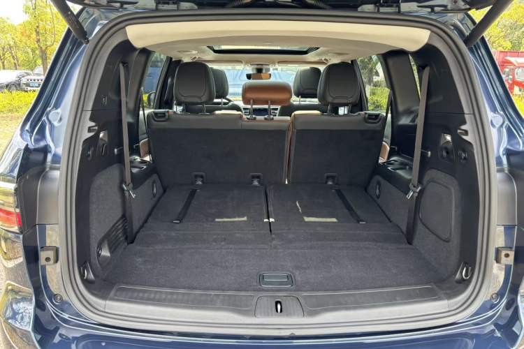 Used Jeep Grand Commander 2022 2.0T Four-Wheel Drive Luxury Edition Interior 8