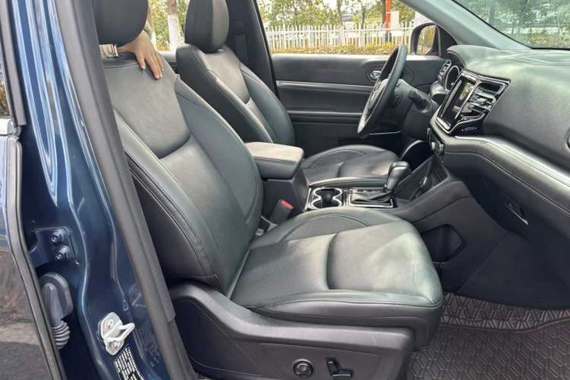 Used Jeep Grand Commander 2022 2.0T Four-Wheel Drive Luxury Edition Interior 9