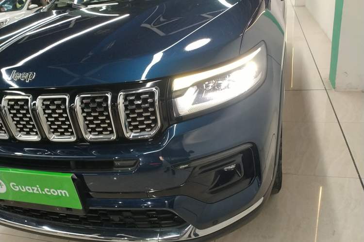Used Jeep Grand Commander 2022 2.0T Two-Wheel Drive Luxury Version Left Front Headlight