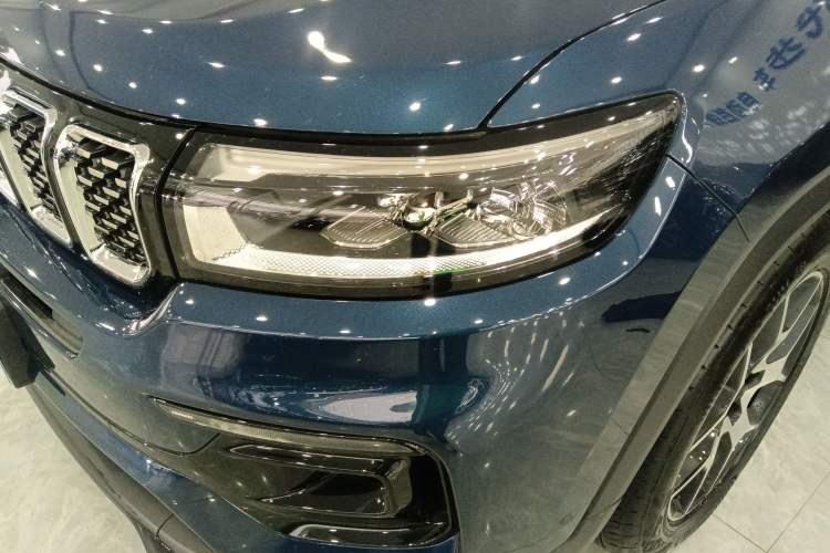 Used Jeep Grand Commander 2022 2.0T Two-Wheel Drive Elite Version Left Front Headlight