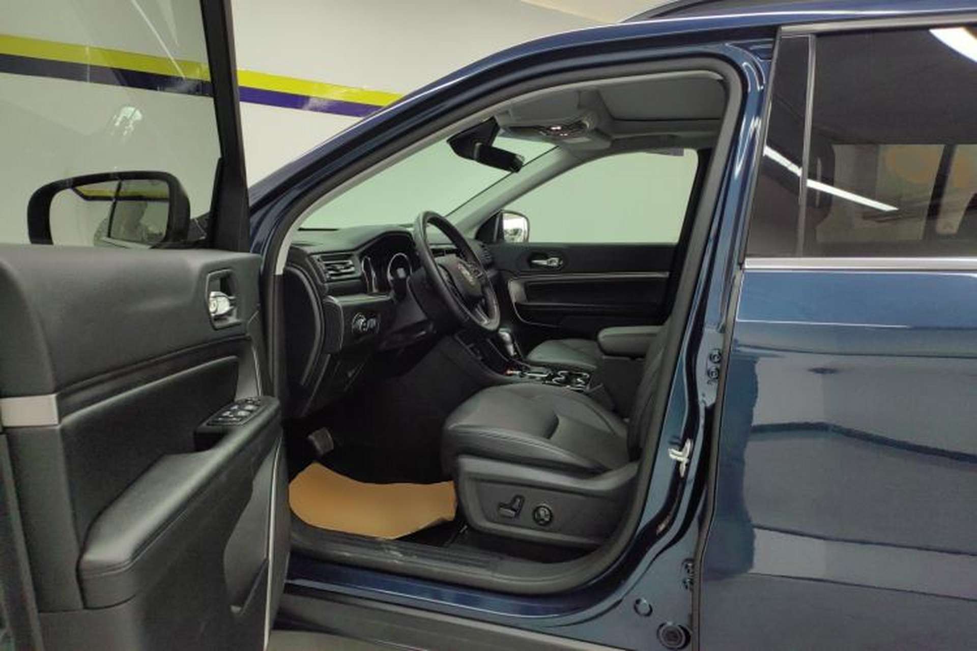 Used Jeep Grand Commander 2022 2.0T Two-Wheel Drive Elite Version Left Front Seat