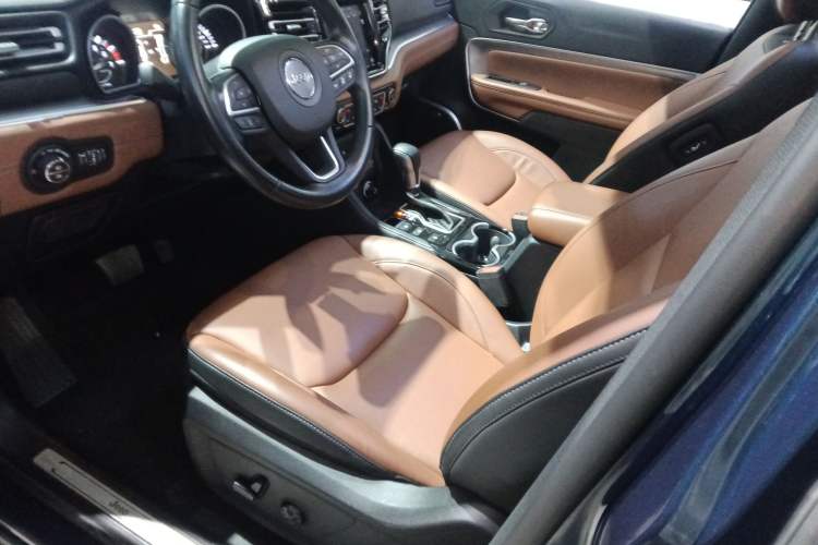 Used Jeep Grand Commander 2022 2.0T Four-Wheel Drive Luxury Edition Left Front Seat