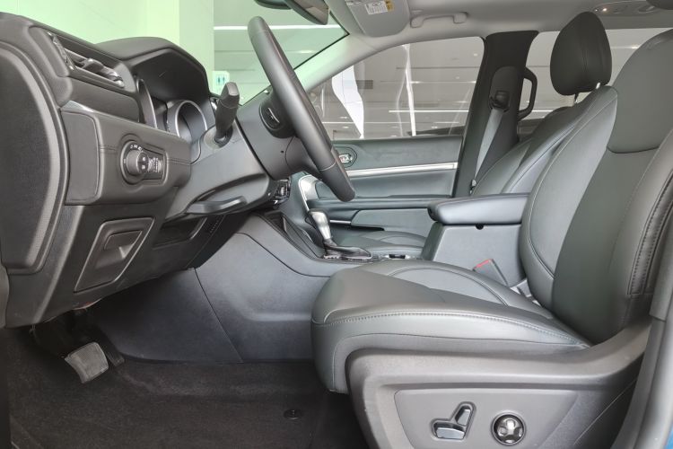 Used Jeep Grand Commander 2022 2.0T Two-Wheel Drive Luxury Version Left Front Seat