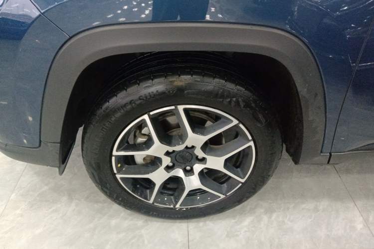 Used Jeep Grand Commander 2022 2.0T Two-Wheel Drive Elite Version Left Front Wheel Hub