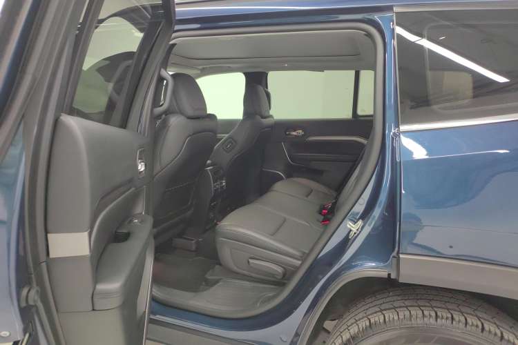 Used Jeep Grand Commander 2022 2.0T Two-Wheel Drive Elite Version Left Rear Seat