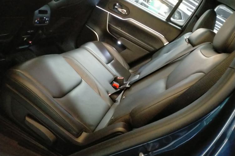 Used Jeep Grand Commander 2022 2.0T Two-Wheel Drive Luxury Version Left Rear Seat