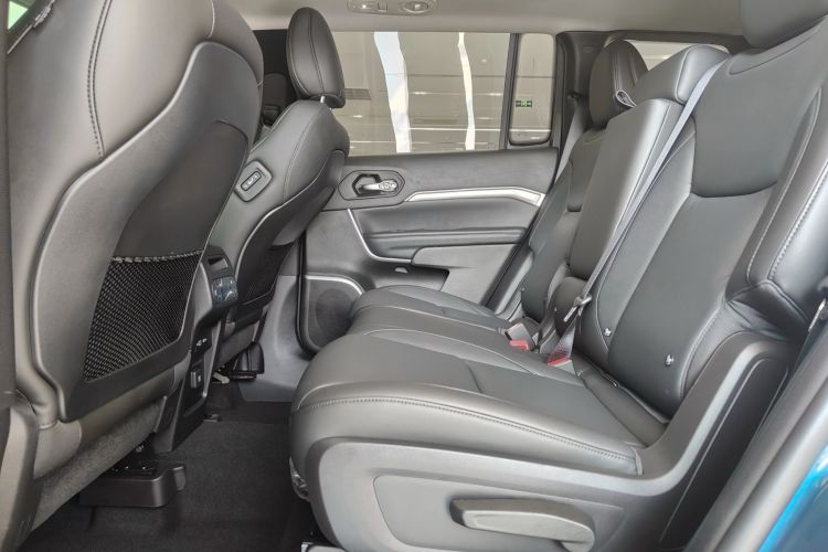 Used Jeep Grand Commander 2022 2.0T Two-Wheel Drive Luxury Version Left Rear Seat