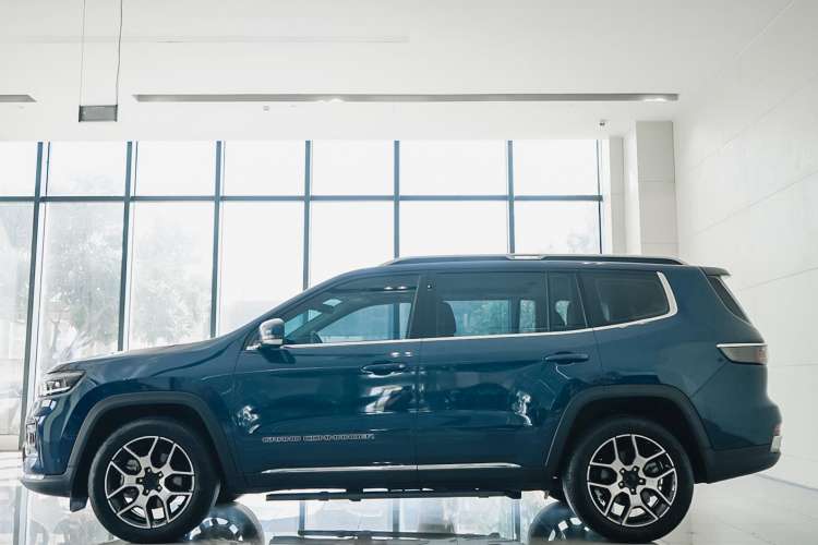Used Jeep Grand Commander 2022 2.0T Two-Wheel Drive Luxury Version Left Side