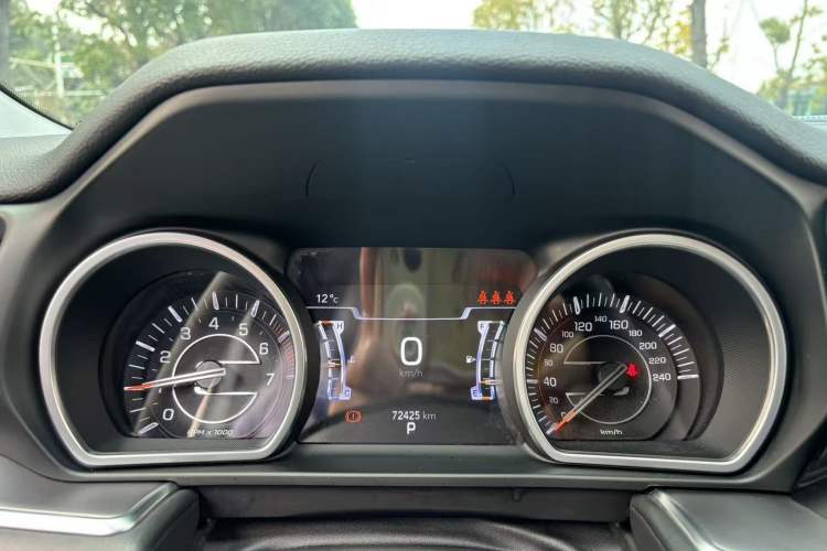 Used Jeep Grand Commander 2022 2.0T Four-Wheel Drive Luxury Edition Odometer Close Up