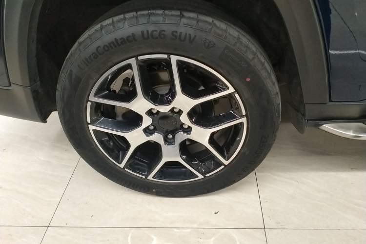 Used Jeep Grand Commander 2022 2.0T Two-Wheel Drive Luxury Version Right Rear Wheel Hub