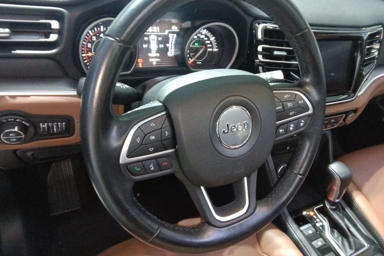 Used Jeep Grand Commander 2022 2.0T Four-Wheel Drive Luxury Edition Steering Wheel