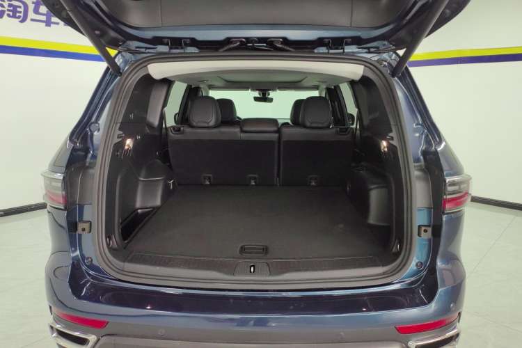 Used Jeep Grand Commander 2022 2.0T Two-Wheel Drive Elite Version Trunk