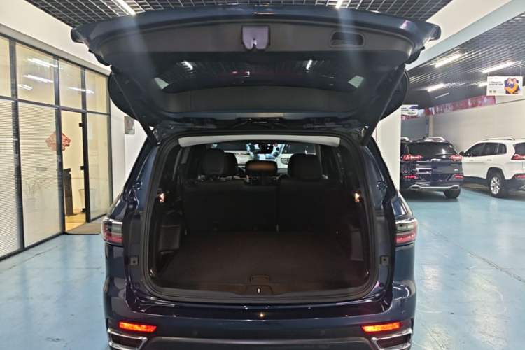 Used Jeep Grand Commander 2022 2.0T Two-Wheel Drive Elite Version Trunk