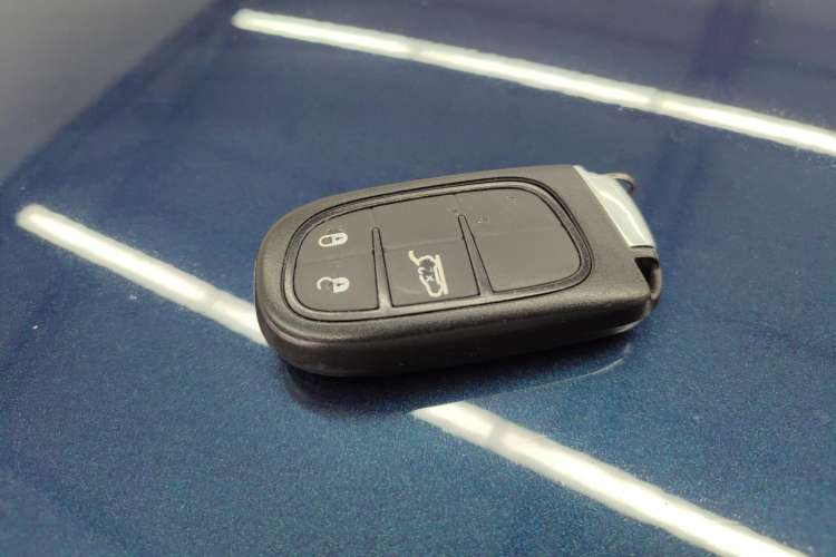 Used Jeep Grand Commander 2022 2.0T Two-Wheel Drive Elite Version Vehicle Key