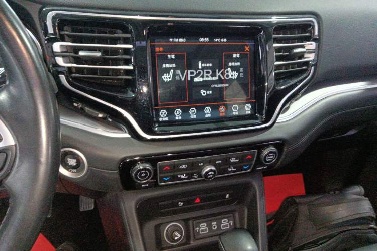 Used Jeep Grand Commander 2022 2.0T Two-Wheel Drive Luxury Version Audio And AC Panel