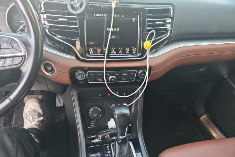 Used Jeep Grand Commander 2022 2.0T Four-Wheel Drive Luxury Edition Audio And AC Panel