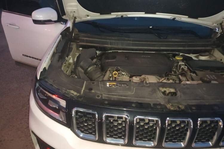 Used Jeep Grand Commander 2022 2.0T Four-Wheel Drive Luxury Edition Engine Bay Right
