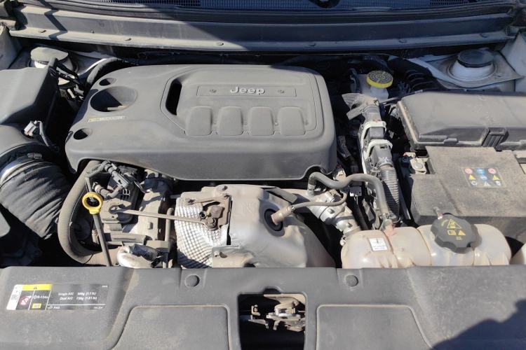 Used Jeep Grand Commander 2022 2.0T Four-Wheel Drive Luxury Edition Engine Bay
