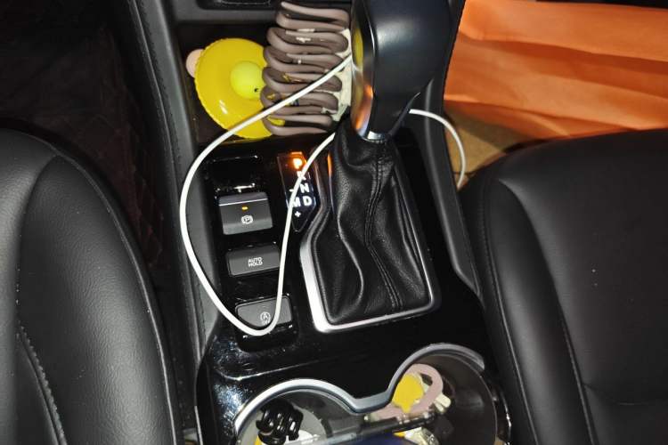 Used Jeep Grand Commander 2022 2.0T Two-Wheel Drive Elite Version Gear Lever