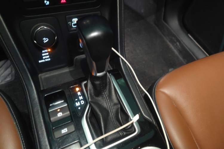 Used Jeep Grand Commander 2022 2.0T Four-Wheel Drive Luxury Edition Gear Lever
