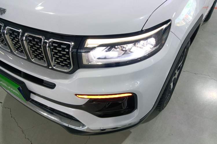 Used Jeep Grand Commander 2022 2.0T Two-Wheel Drive Luxury Version Left Front Headlight
