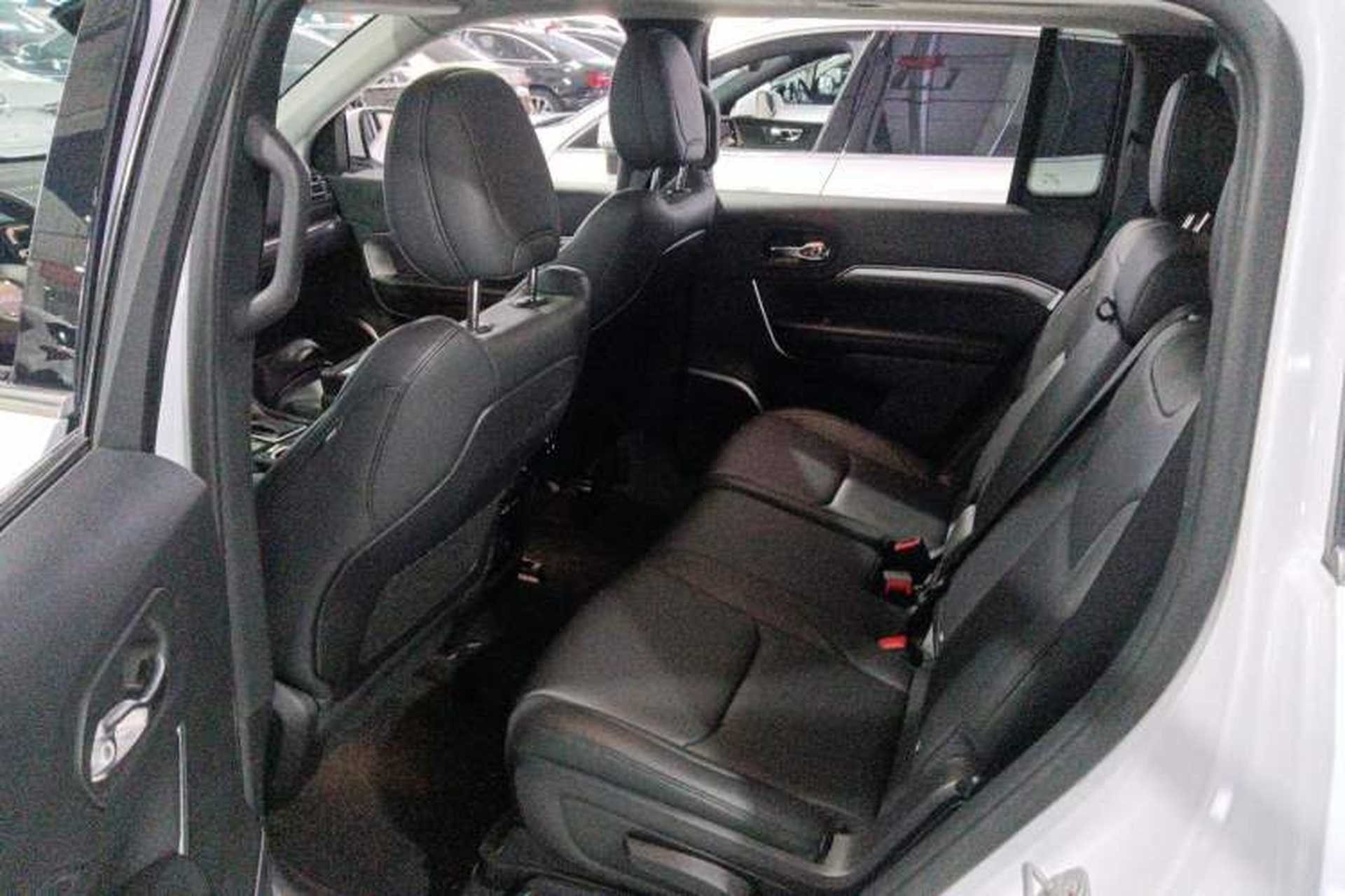 Used Jeep Grand Commander 2022 2.0T Two-Wheel Drive Luxury Version Left Rear Seat