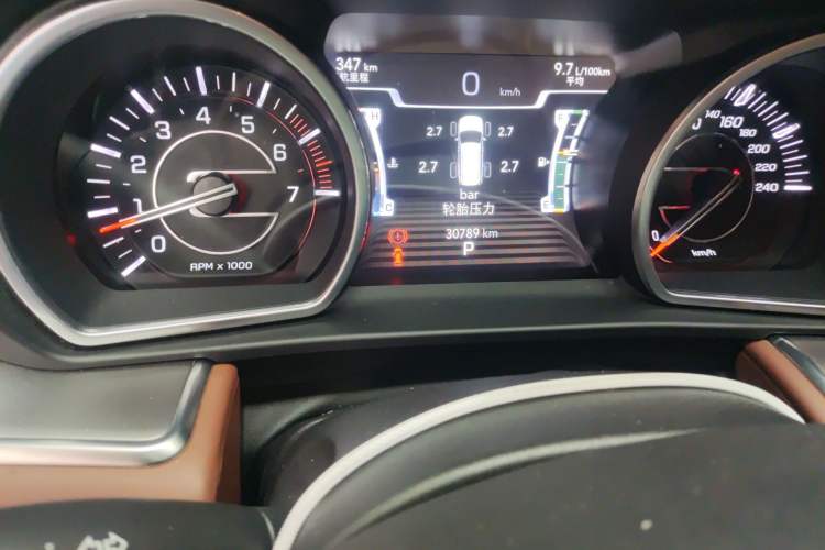 Used Jeep Grand Commander 2022 2.0T Two-Wheel Drive Luxury Version Odometer Close Up