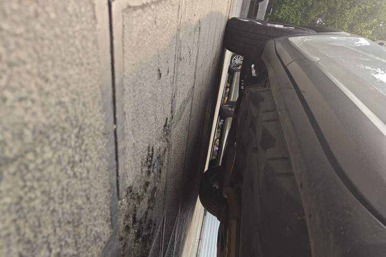 Used Jeep Grand Commander 2022 2.0T Two-Wheel Drive Elite Version Right Side Sill