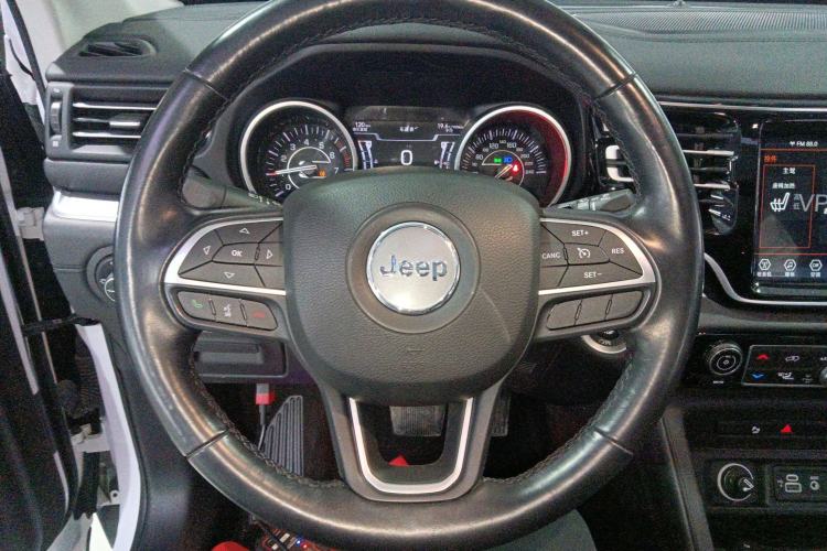 Used Jeep Grand Commander 2022 2.0T Two-Wheel Drive Luxury Version Steering Wheel