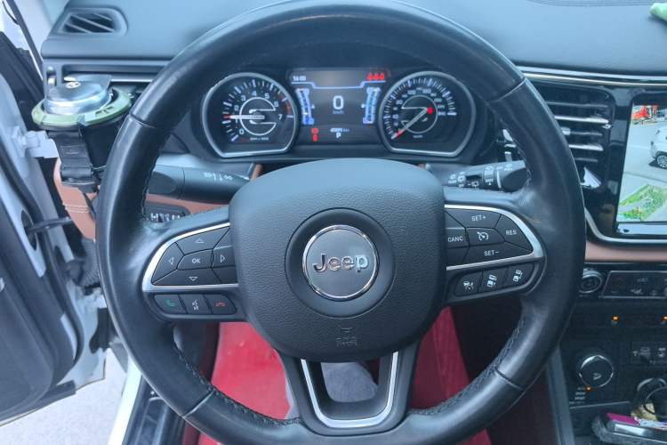 Used Jeep Grand Commander 2022 2.0T Four-Wheel Drive Luxury Edition Steering Wheel