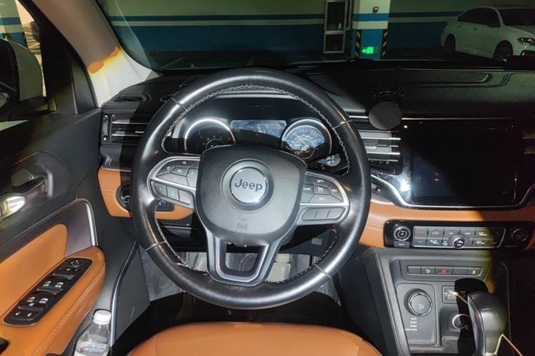 Used Jeep Grand Commander 2022 2.0T Four-Wheel Drive Luxury Edition Steering Wheel