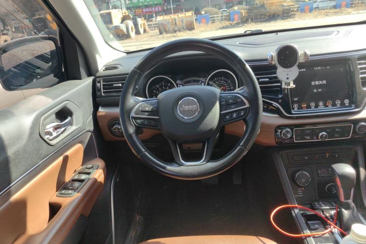 Used Jeep Grand Commander 2022 2.0T Four-Wheel Drive Luxury Edition Steering Wheel