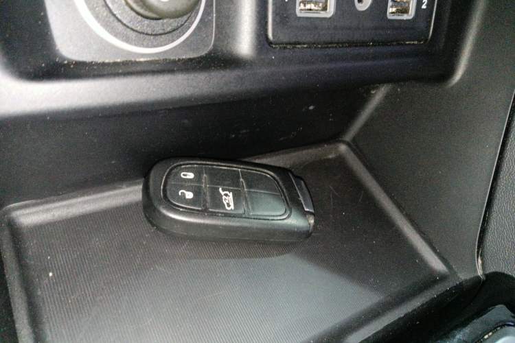 Used Jeep Grand Commander 2022 2.0T Two-Wheel Drive Luxury Version Vehicle Key