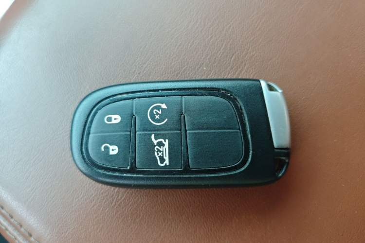 Used Jeep Grand Commander 2022 2.0T Four-Wheel Drive Luxury Edition Vehicle Key