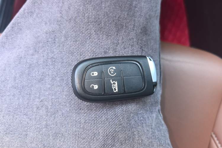 Used Jeep Grand Commander 2022 2.0T Four-Wheel Drive Luxury Edition Vehicle Key