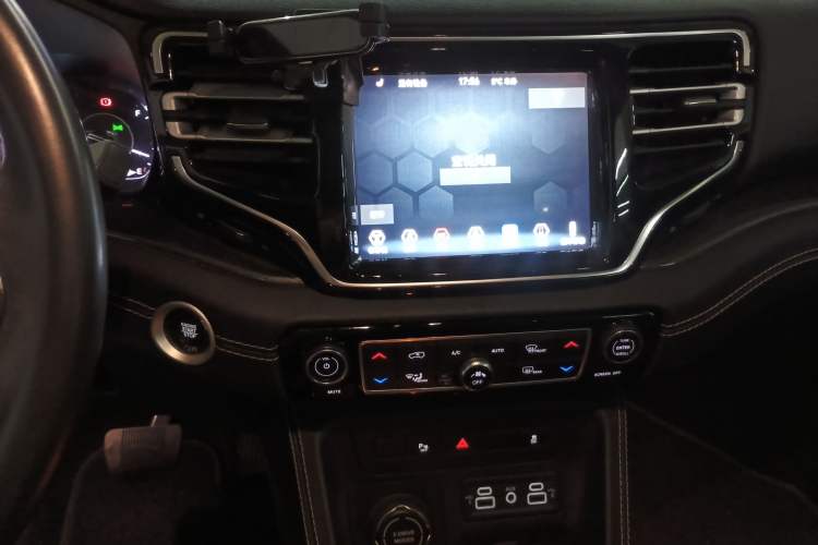 Used Jeep Grand Commander PHEV 2020 2.0T Plug-in Hybrid Leading Edition Audio And AC Panel